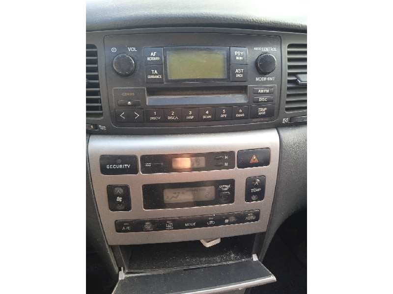 toyota corolla (e12) del año 2004