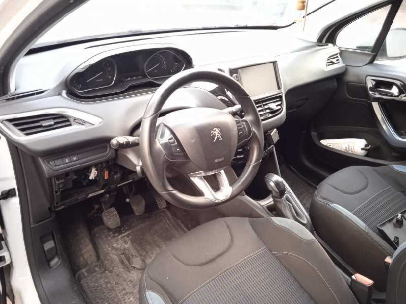 peugeot 208 del año 2013