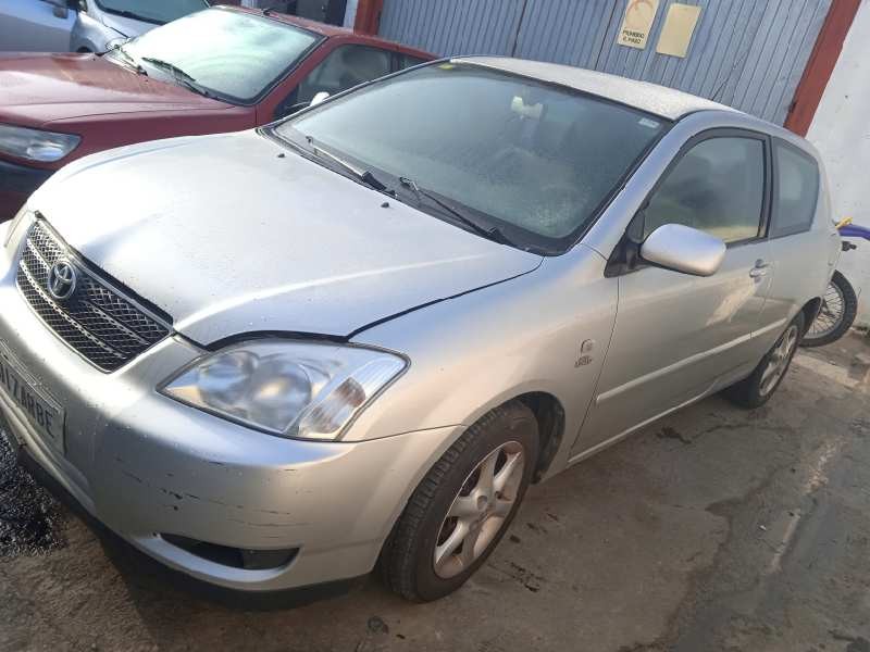 toyota corolla (e12) del año 2004