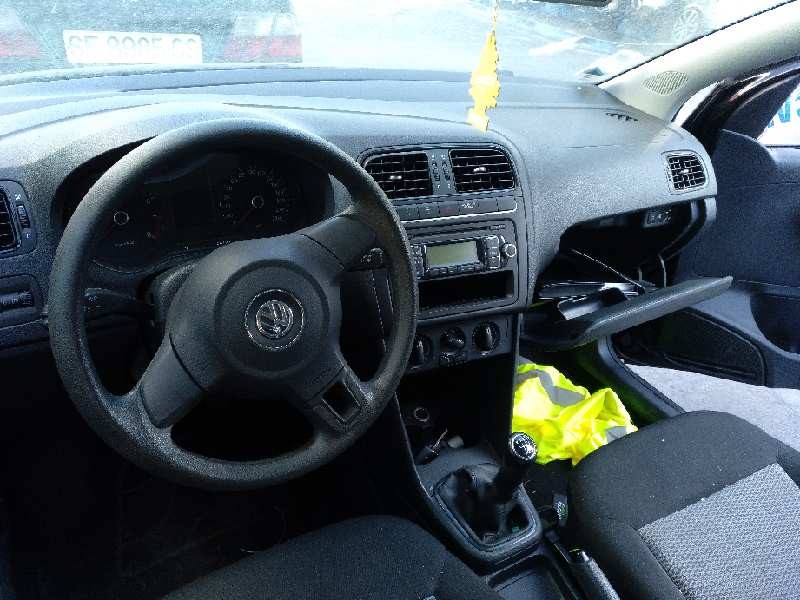 volkswagen polo (6r1) del año 2011