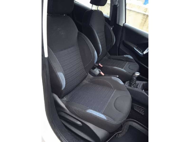 peugeot 208 del año 2013