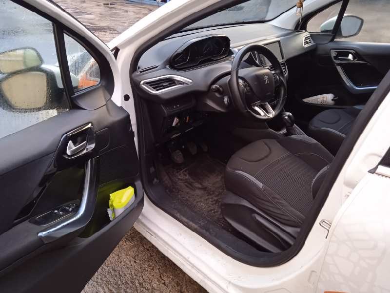 peugeot 208 del año 2013