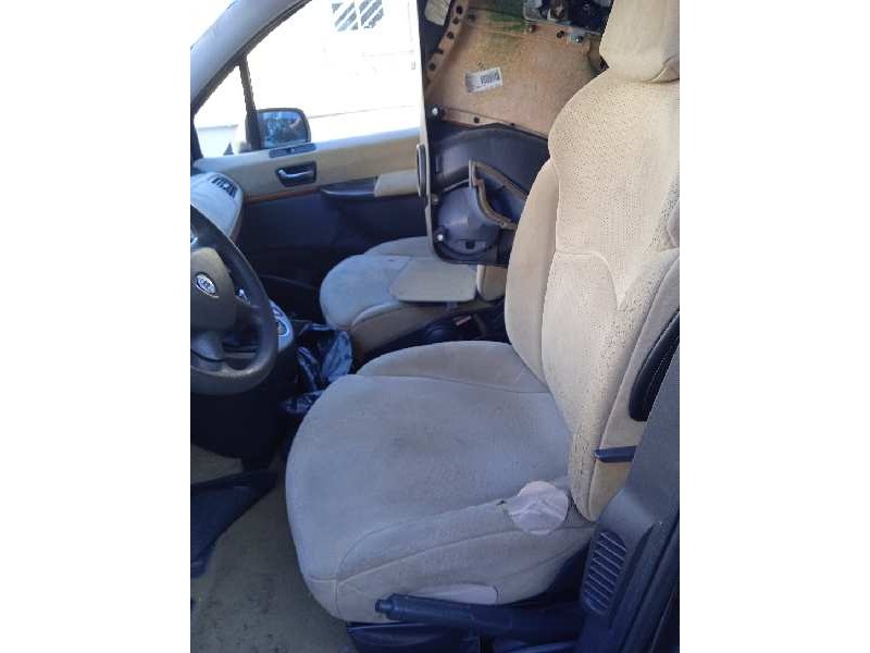 lancia phedra (180) del año 2005