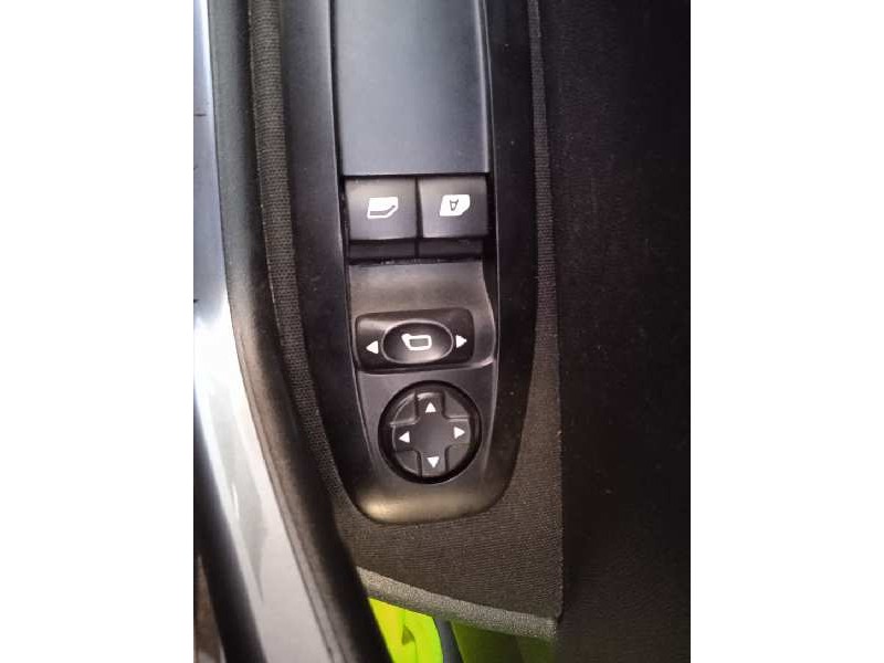 peugeot 208 del año 2013