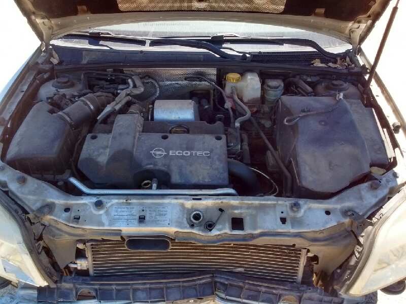 opel vectra c berlina del año 2003