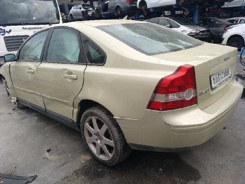 volvo s40 berlina del año 2004