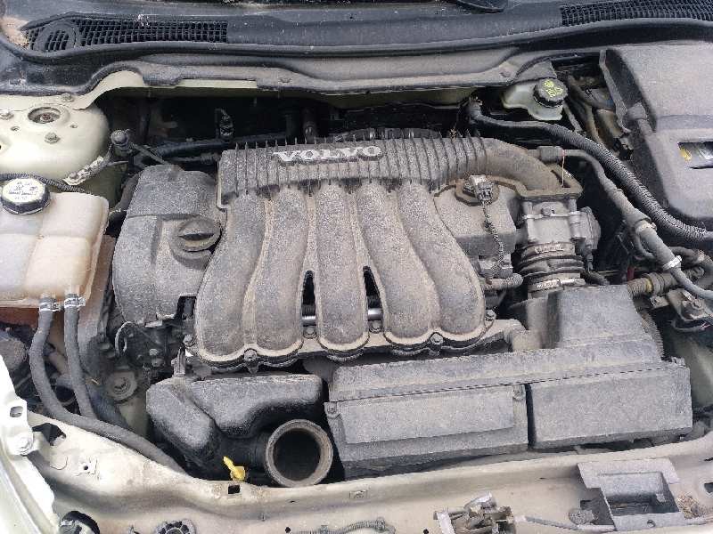 volvo s40 berlina del año 2004