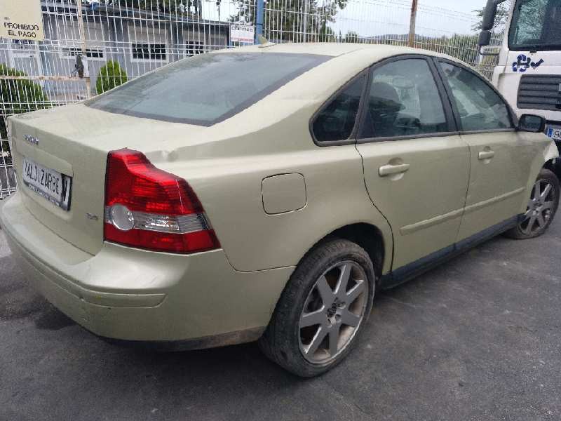 volvo s40 berlina del año 2004
