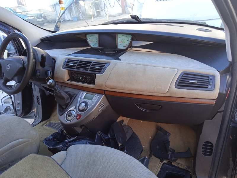 lancia phedra (180) del año 2005