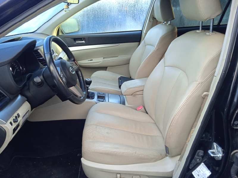 subaru legacy kombi/outback b14 del año 2011