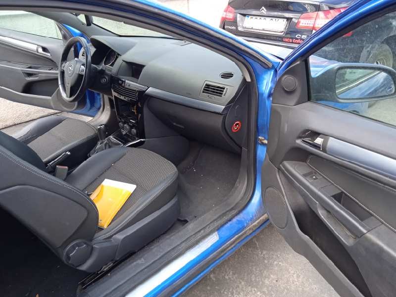 opel astra gtc del año 2007