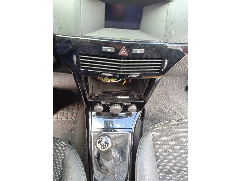 opel astra gtc del año 2007