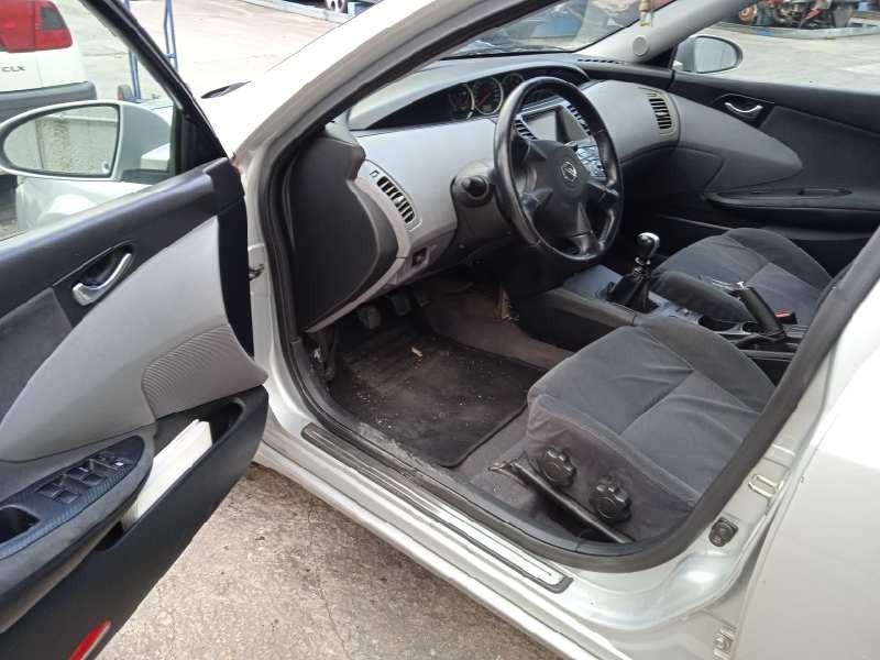 nissan primera berlina (p12) del año 2002