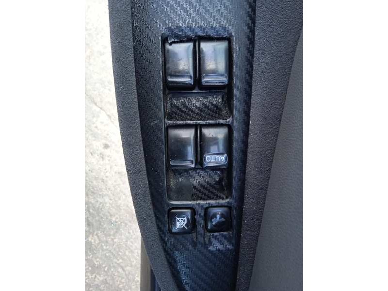 nissan primera berlina (p12) del año 2002