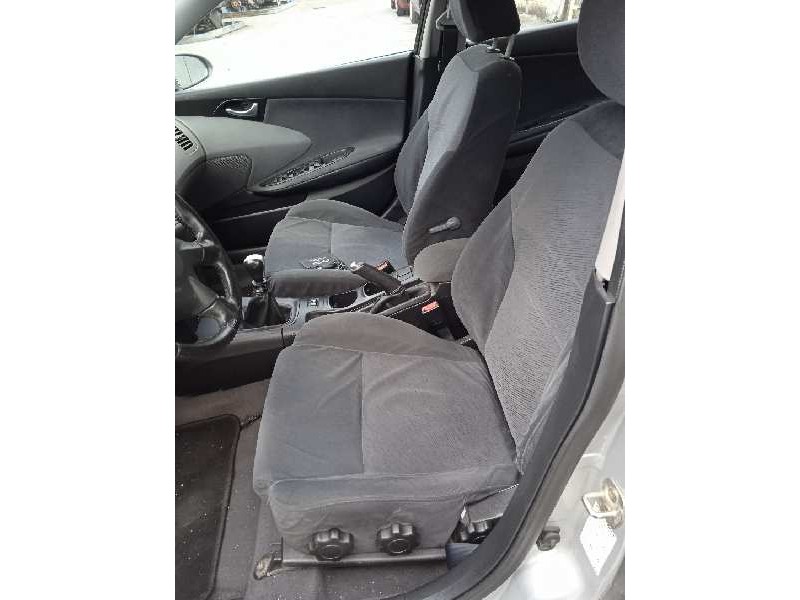 nissan primera berlina (p12) del año 2002