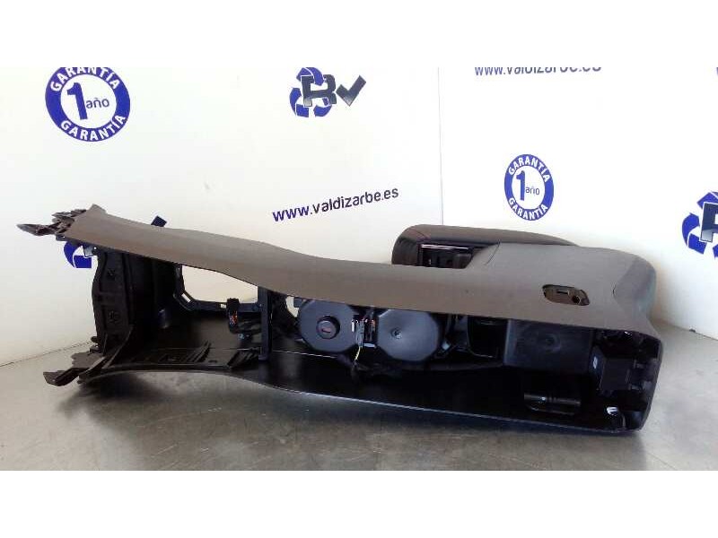 Recambio de apoyabrazos central para jeep renegade trailhawk 4wd referencia OEM IAM 5UX18LS5AA  5UX25LXHAA