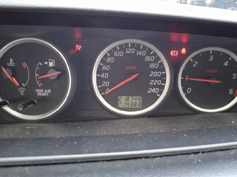 nissan primera berlina (p12) del año 2002