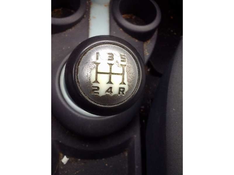 mitsubishi colt berlina 3 (cz) del año 2007