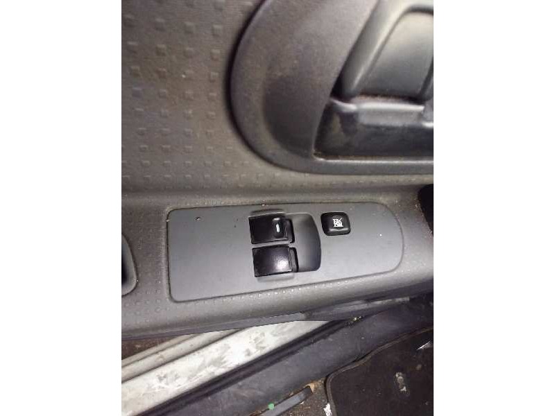 mitsubishi colt berlina 3 (cz) del año 2007