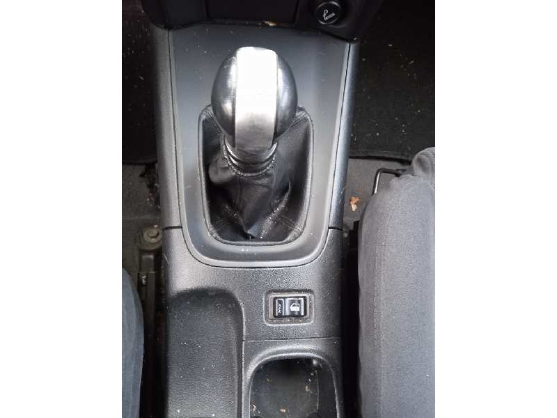 nissan primera berlina (p12) del año 2002