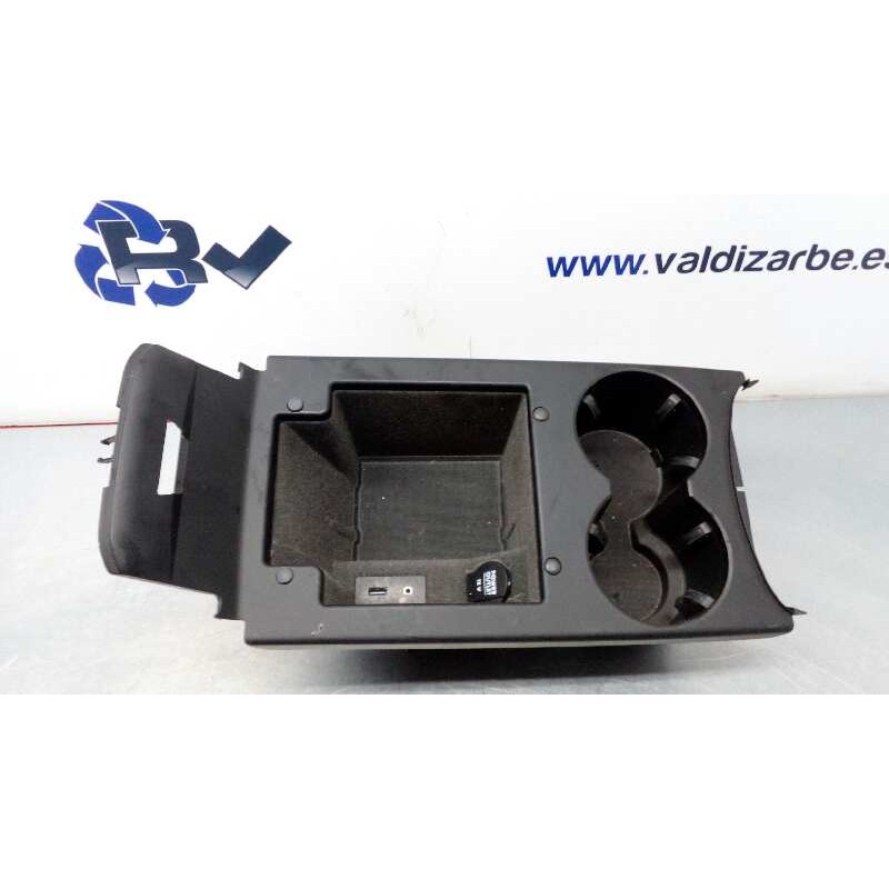 Recambio de bandeja posavasos central para porsche macan (typ ) s diesel referencia OEM IAM 95B863239G  