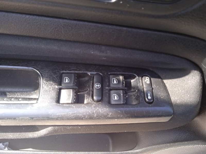 volkswagen golf iv berlina (1j1) del año 2002