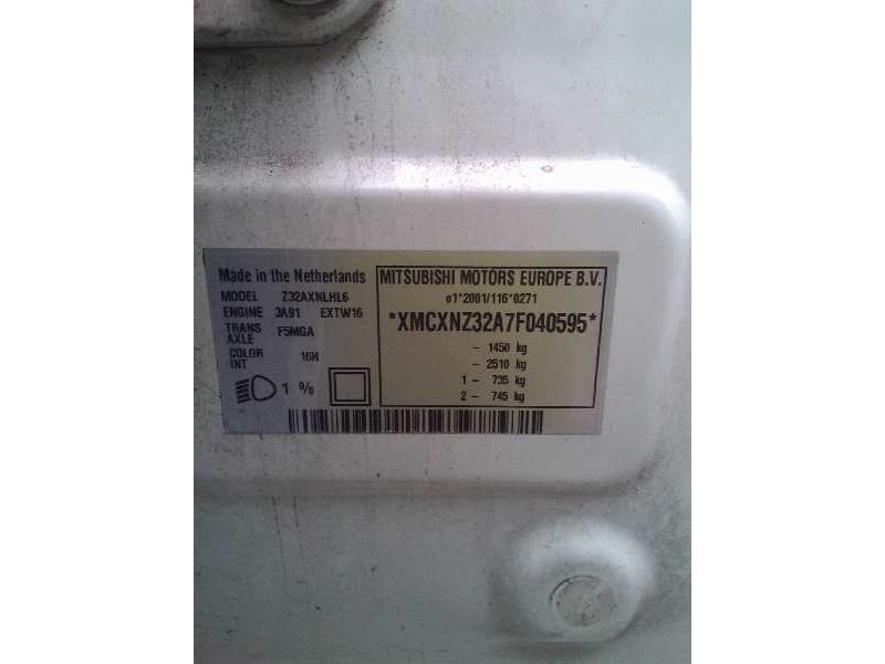 mitsubishi colt berlina 3 (cz) del año 2007