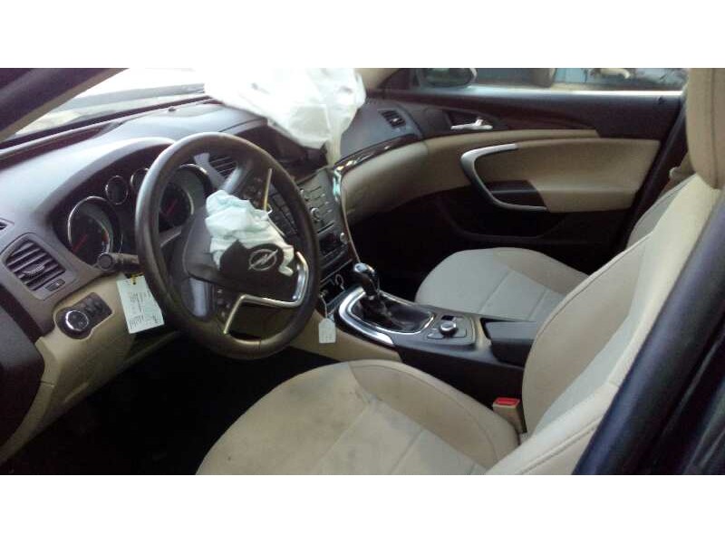 opel insignia berlina del año 2012