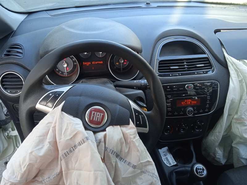 fiat punto (199) del año 2015