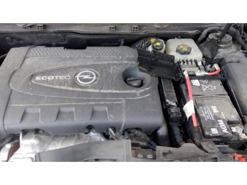 opel insignia berlina del año 2012