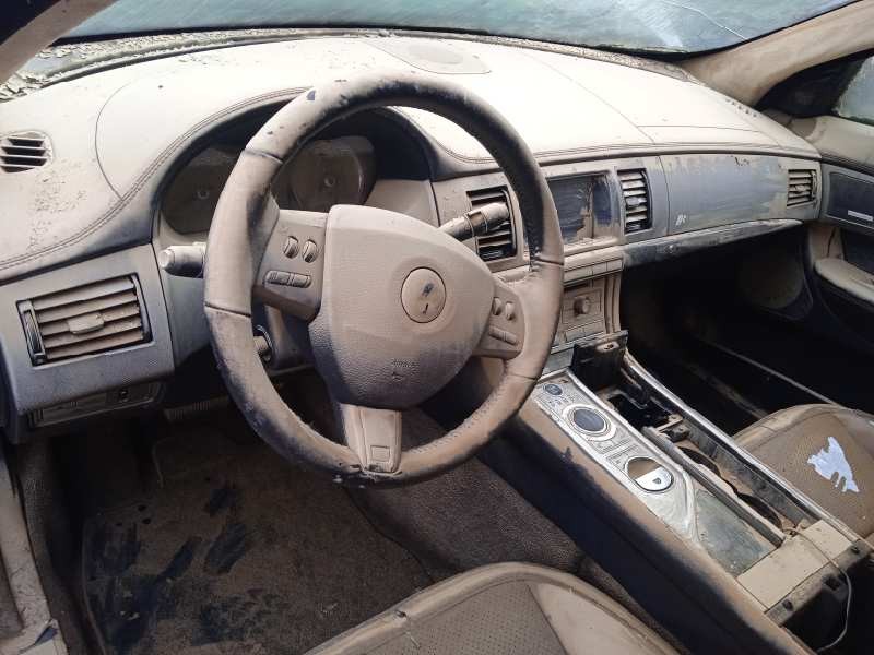 jaguar xf del año 2010