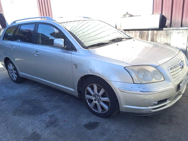 toyota avensis berlina (t25) del año 2004