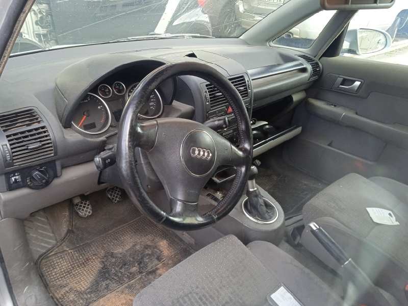 audi a2 (8z) del año 2001