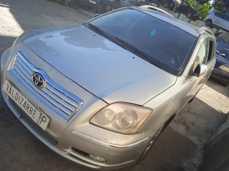 toyota avensis berlina (t25) del año 2004