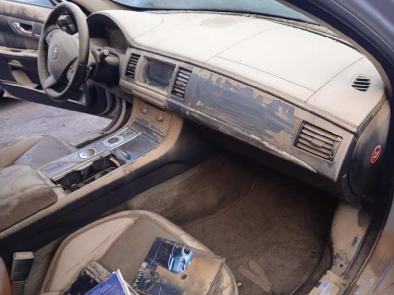 jaguar xf del año 2010