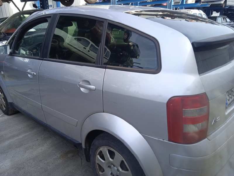 audi a2 (8z) del año 2001
