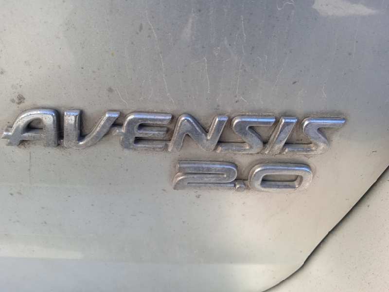 toyota avensis berlina (t25) del año 2004