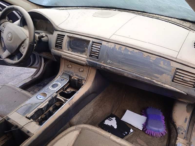 jaguar xf del año 2010