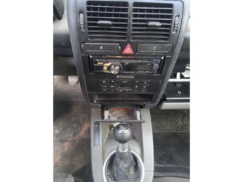 audi a2 (8z) del año 2001