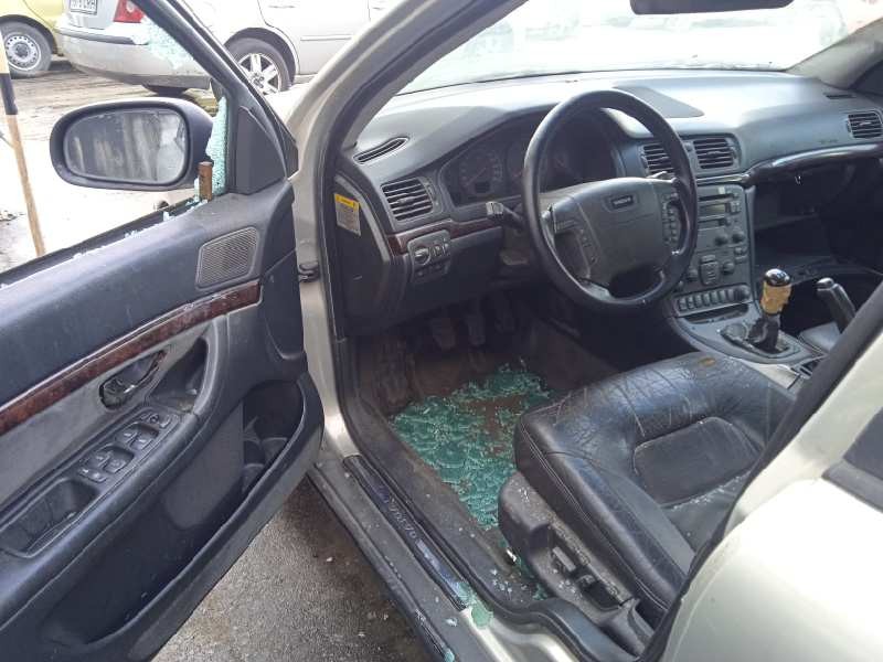 volvo s80 berlina del año 2000