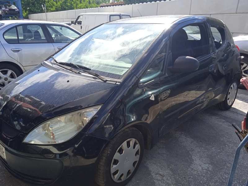 mitsubishi colt berlina 3 (cz) del año 2007