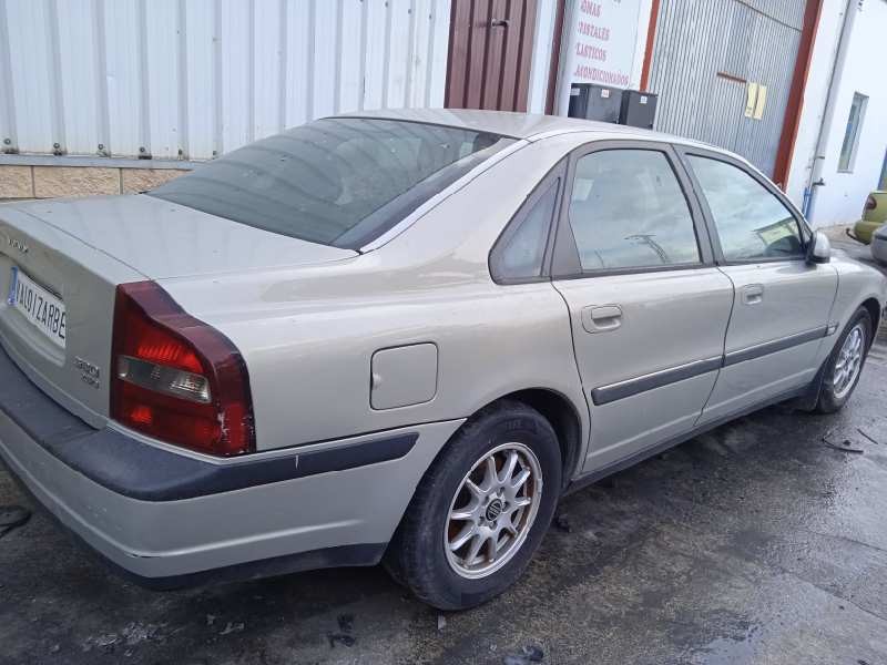 volvo s80 berlina del año 2000