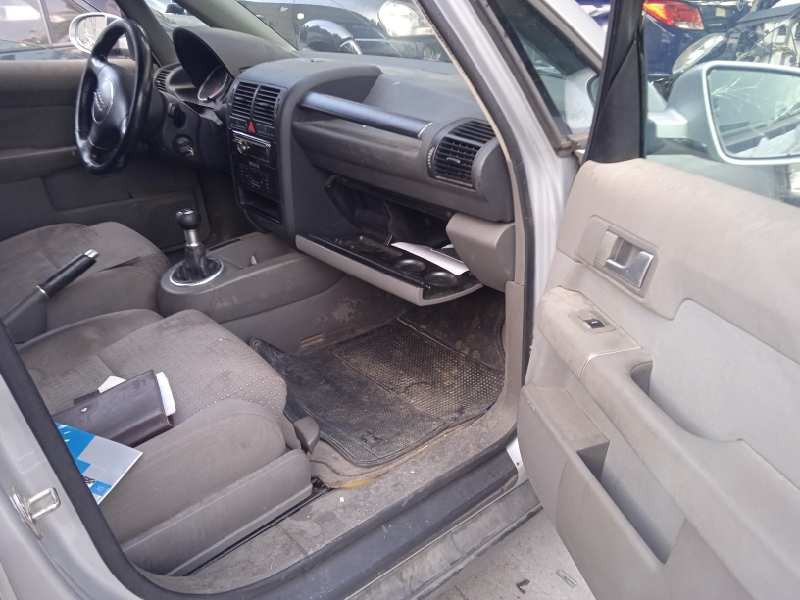 audi a2 (8z) del año 2001