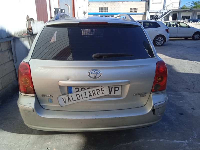 toyota avensis berlina (t25) del año 2004