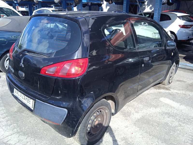 mitsubishi colt berlina 3 (cz) del año 2007