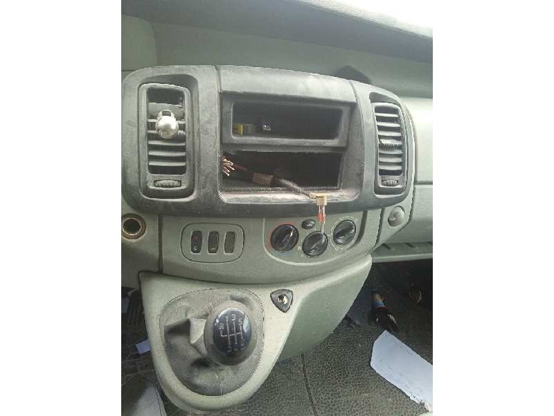 nissan primastar (x83) del año 2003