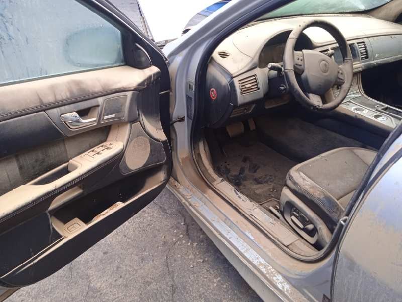 jaguar xf del año 2010