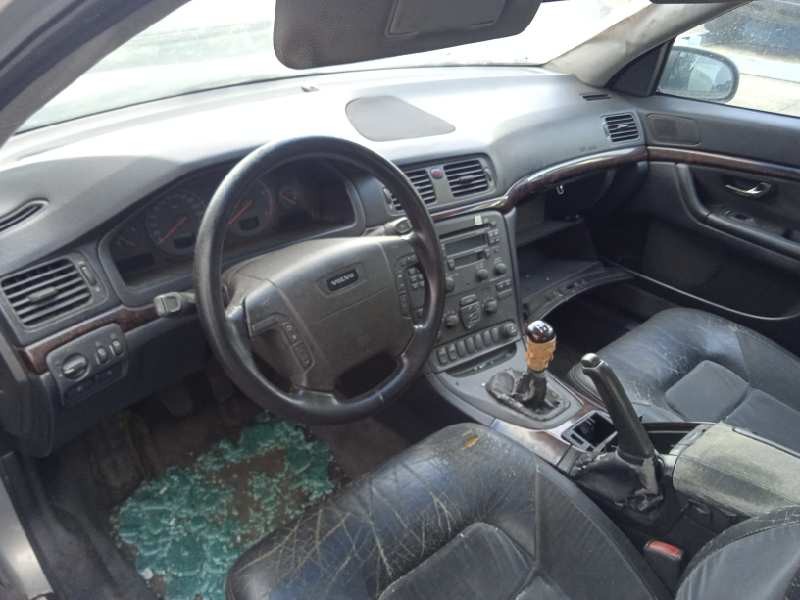 volvo s80 berlina del año 2000