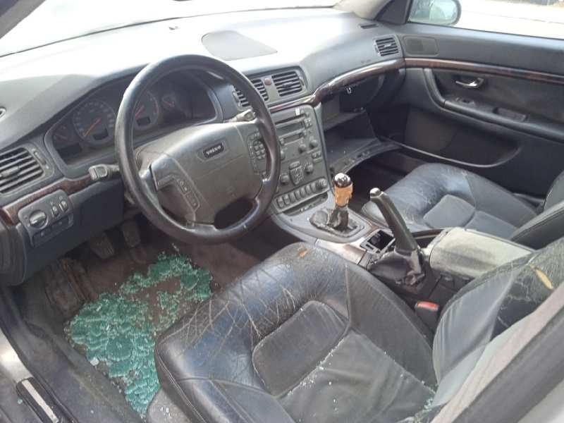 volvo s80 berlina del año 2000