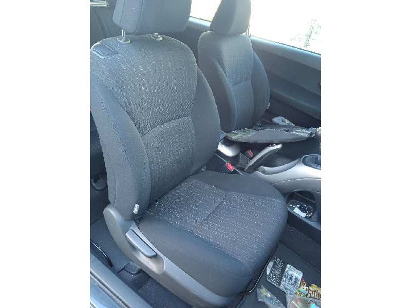 toyota auris del año 2007